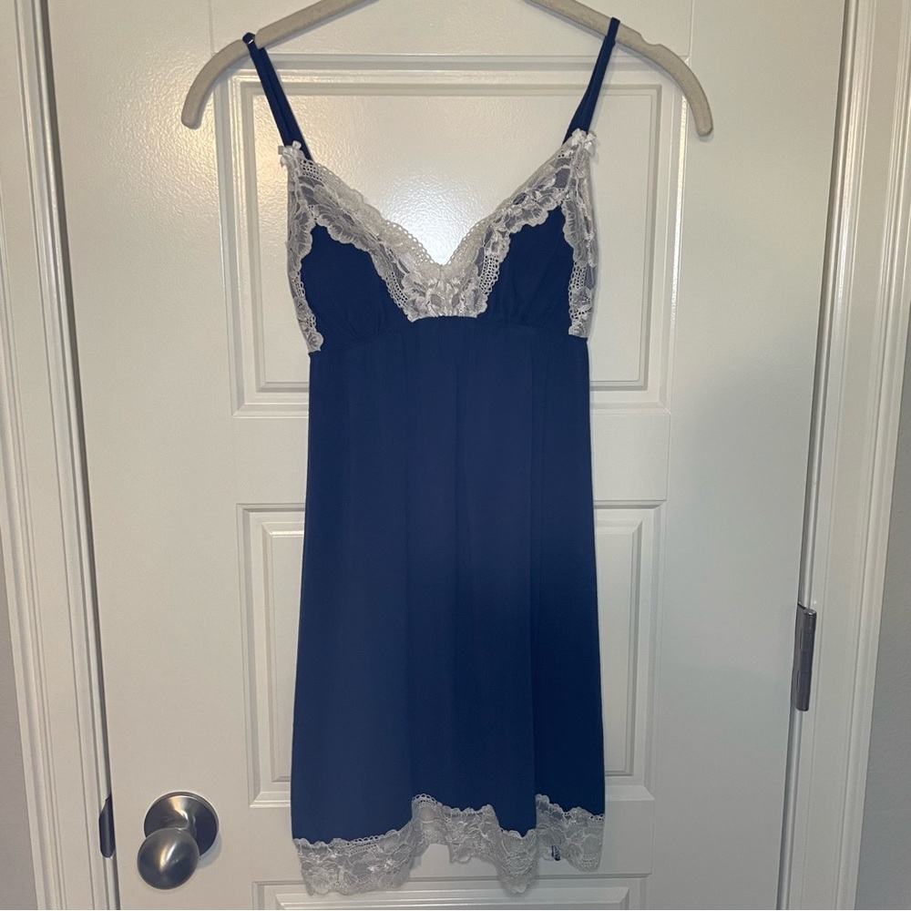 Victoria’s Secret Lingerie - Blue with White Lace Chemise, Size XS